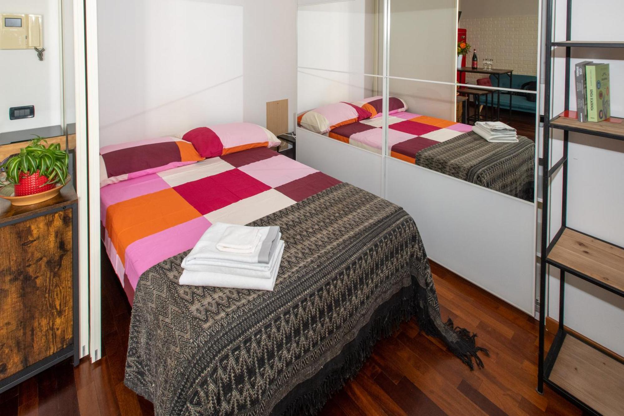 10 Minutes Duomo-Elegant Apt Milan Bagian luar foto